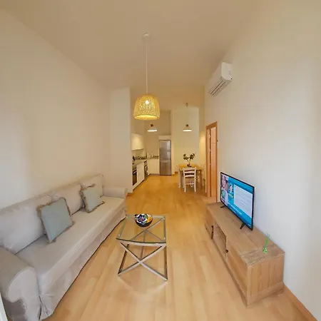 Apartment Nino De Guevara's Andalusian Charm: The Essence Of City Center Malaga